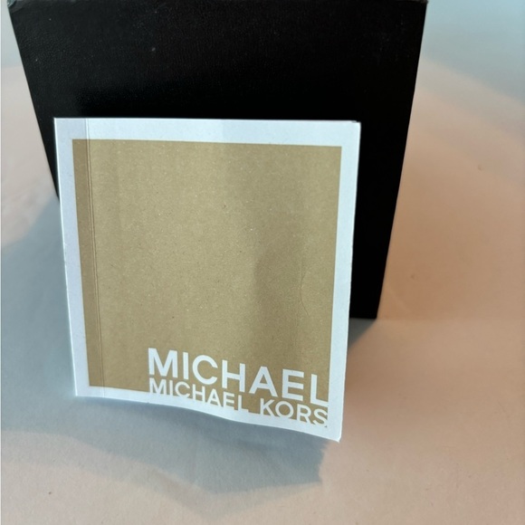 Michael Kors Bracelet Watch With Tortoise Shell on Both Sides of the Bracelet - Picture 10 of 10